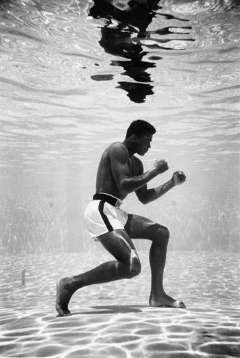 FLIP SCHULKE (1930-2008) Cassius Clay (Ali Underwater).